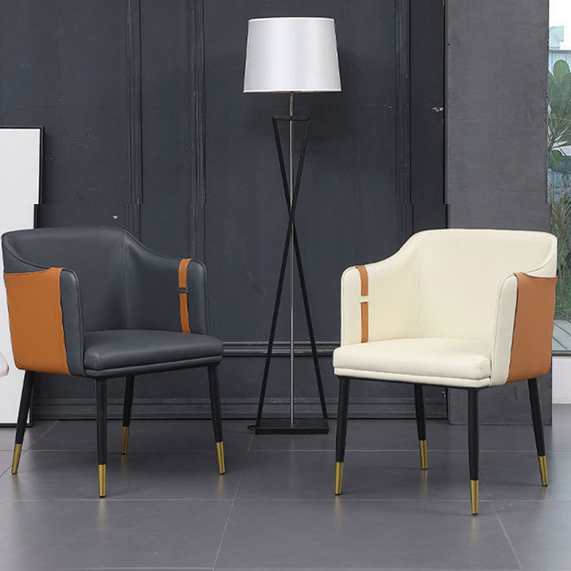 Sillas laterales de comedor de cuero de estilo escandinava
