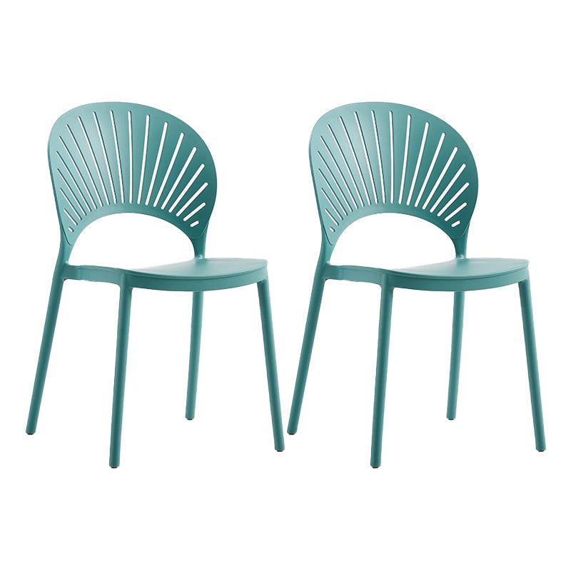 Silla lateral de té de leche escandinava apilada acabado mate silla de comedor de plástico
