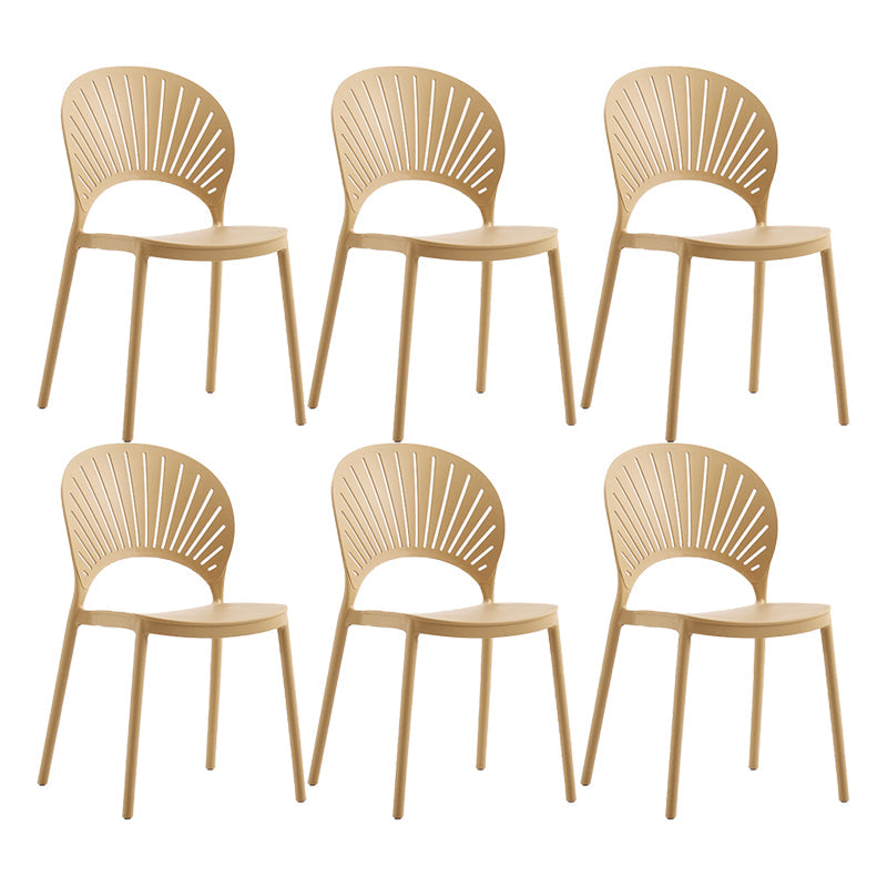 Silla lateral de té de leche escandinava apilada acabado mate silla de comedor de plástico