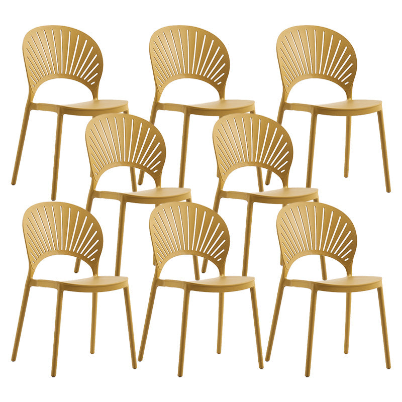 Silla lateral de té de leche escandinava apilada acabado mate silla de comedor de plástico