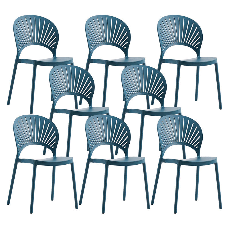 Silla lateral de té de leche escandinava apilada acabado mate silla de comedor de plástico