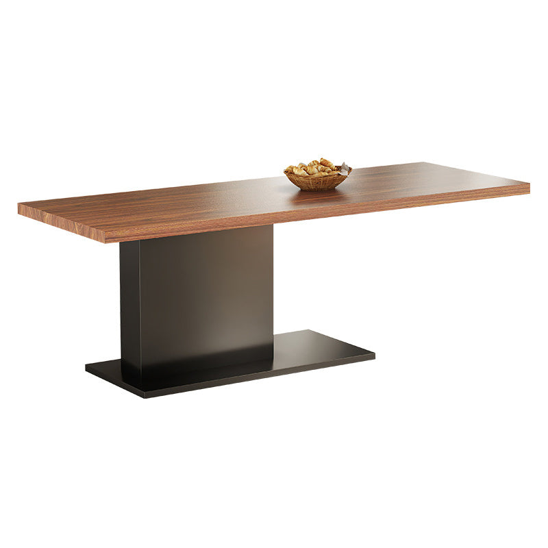 Table à manger en noyer marron