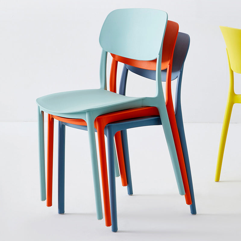 Scandinavische matte afwerking Plastic zijstoel stapelbare melktheewinkel eetkamerstoel