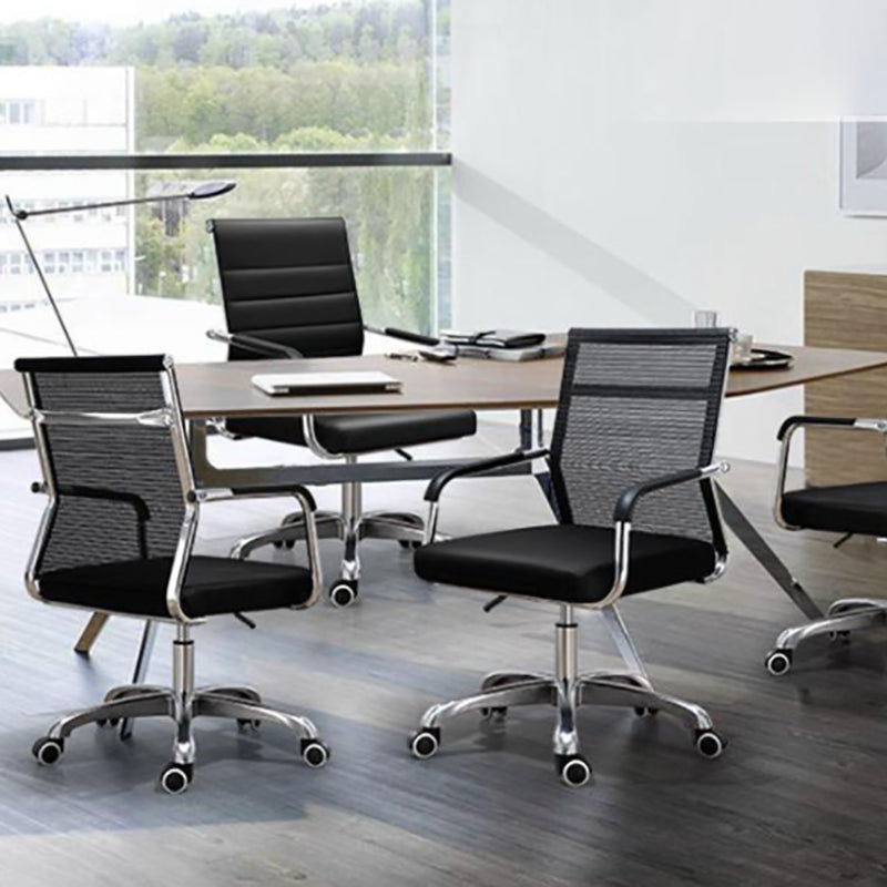 Chaise de chaise de dos du milieu du bureau à hauteur de chaise à bras fixe réglable avec roues