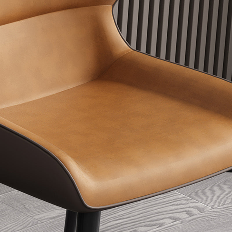 Chaise d'appoint à oreilles contemporaine, finition mate, chaise de salle à manger en cuir