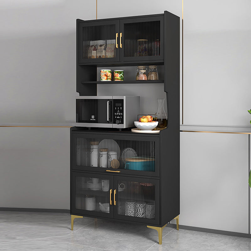 Server di cucina in legno con countering in pietra sinterizzato con porte di vetro