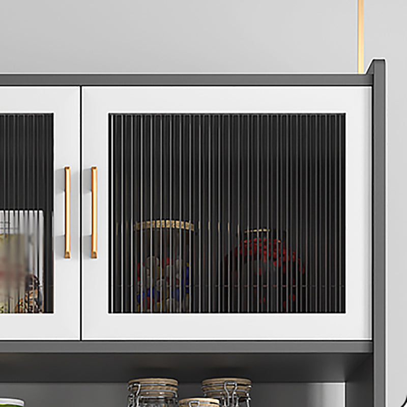 Server di cucina in legno con countering in pietra sinterizzato con porte di vetro