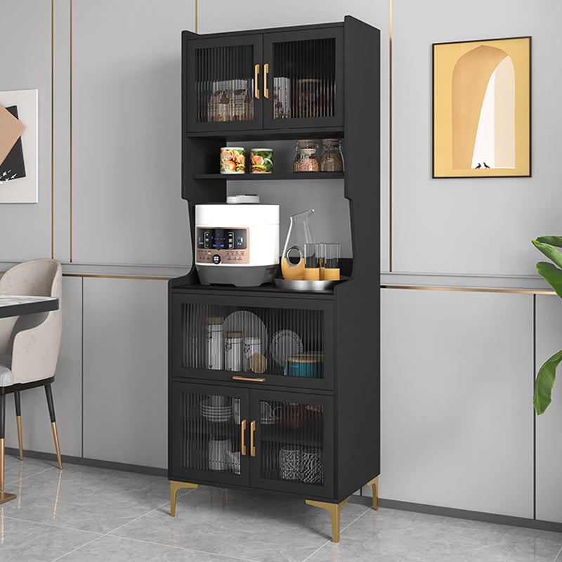 Server di cucina in legno con countering in pietra sinterizzato con porte di vetro