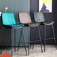 Sgabello da bar in pelle in pelle di stile contemporaneo con zampe metalliche