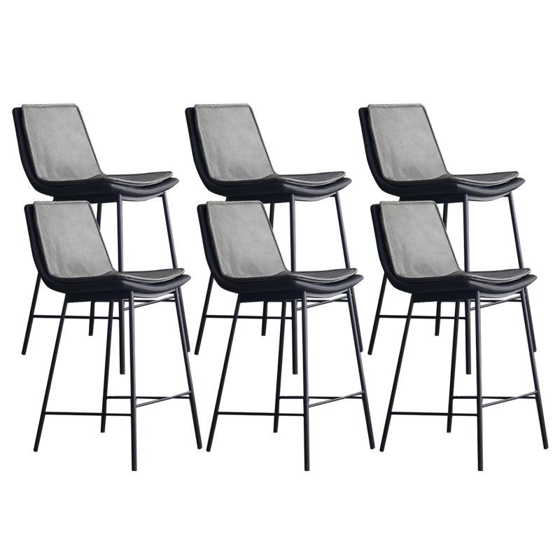 Sgabello da bar in pelle in pelle di stile contemporaneo con zampe metalliche