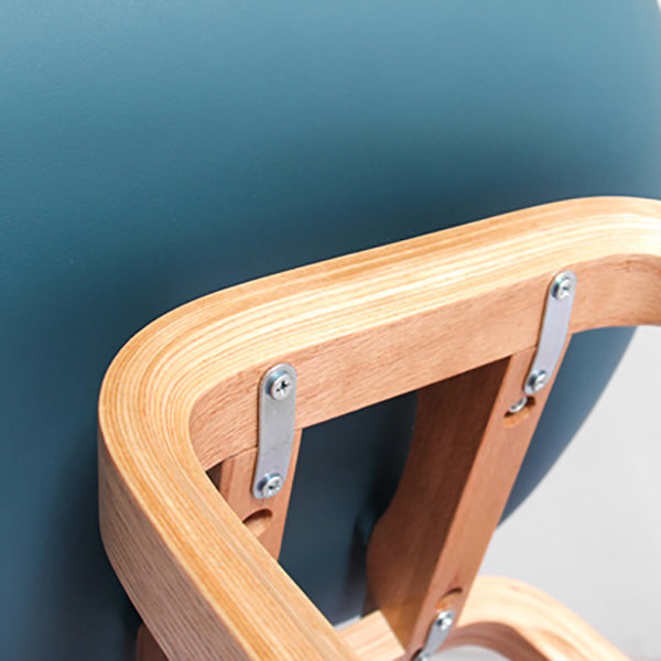 Sgabello da bar in plastica da barre di plastica contemporanea con gambe in legno