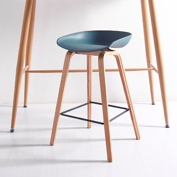 Contemporary Bar Stool Plastic Counter Bar Stool with Wooden Legs