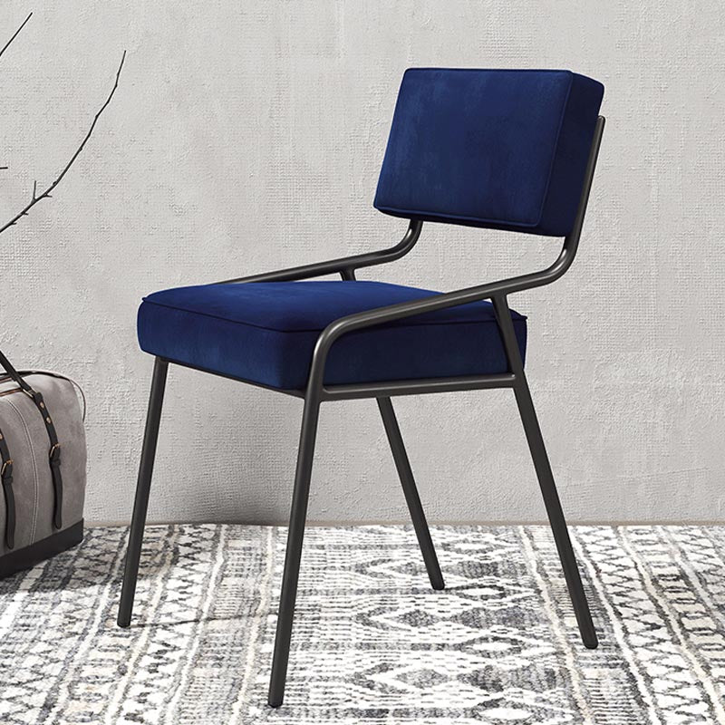 Zeitgenössischer Esstuhl offener gepolsterter Stuhl im matten Finish offen