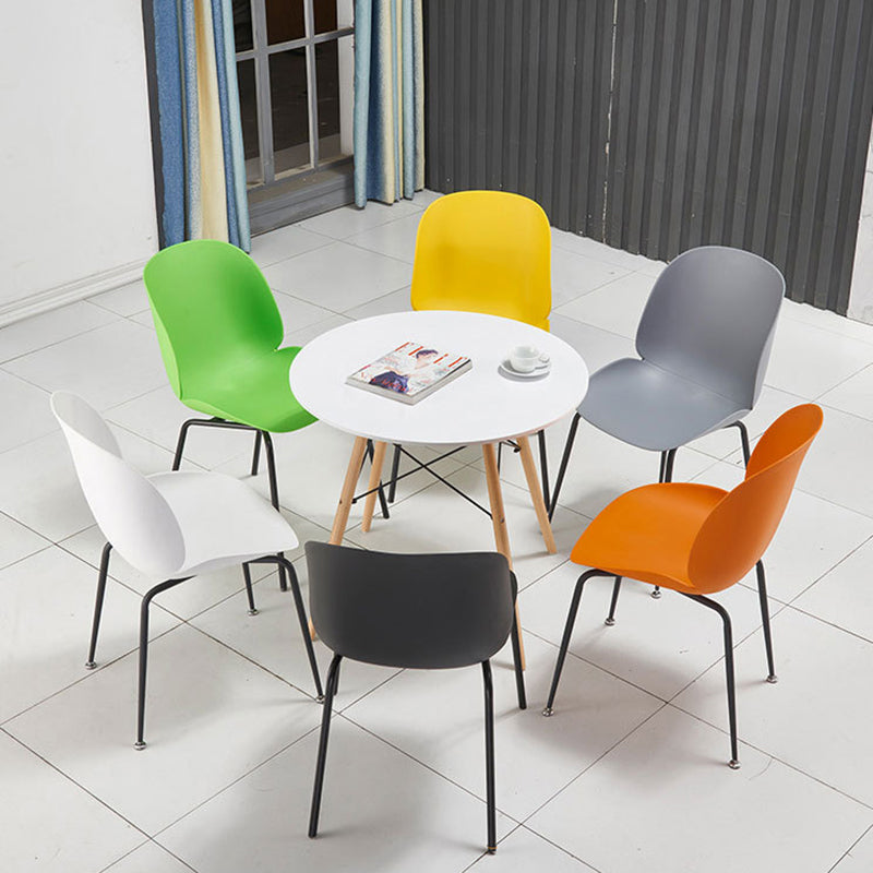 Armloze stalen basisconferentie stoel plastic rug en stoelstoel