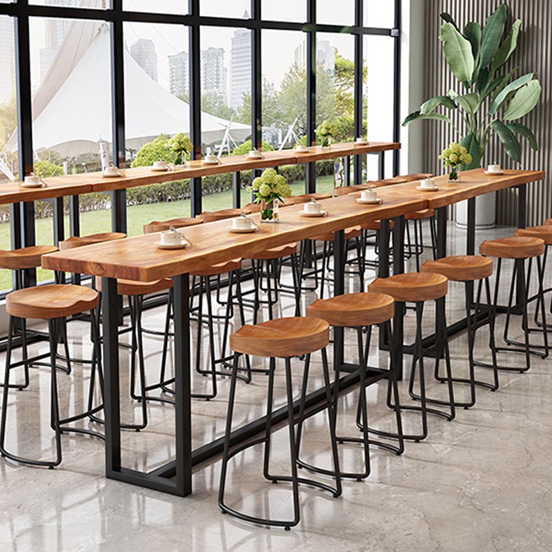 Taburete de bar contemporáneo de madera maciza Taburete de bar de metal con asiento contorneado
