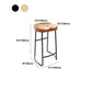Taburete de bar contemporáneo de madera maciza Taburete de bar de metal con asiento contorneado