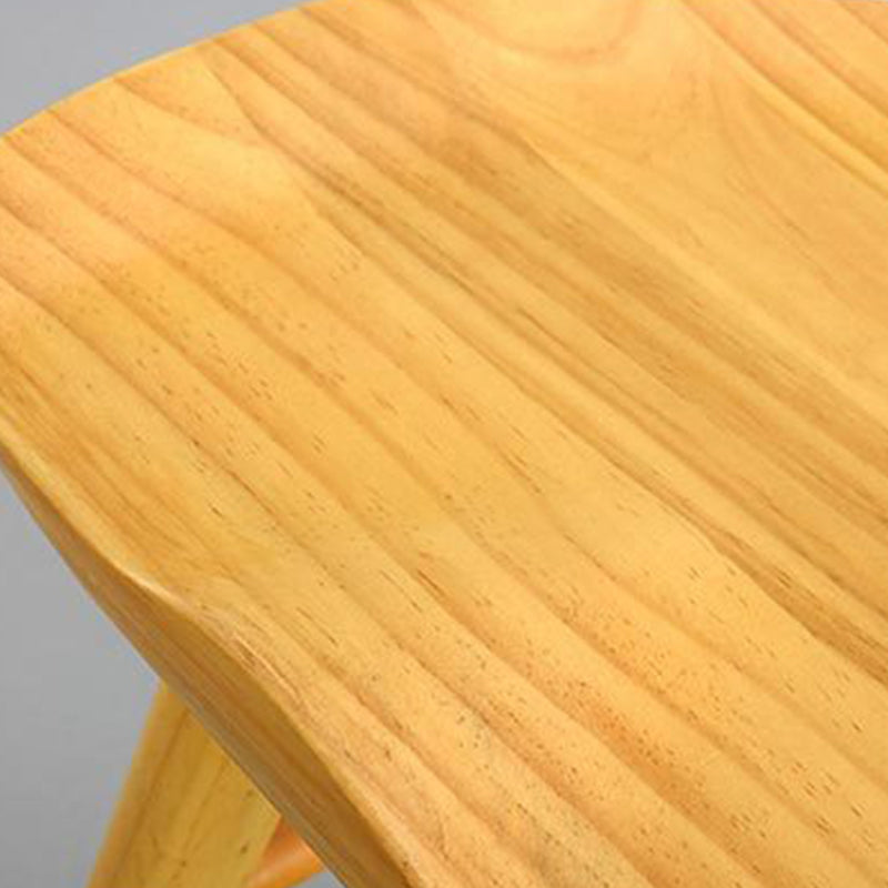 Sgabelli con sedili a sella in legno in stile moderno con gambe in legno
