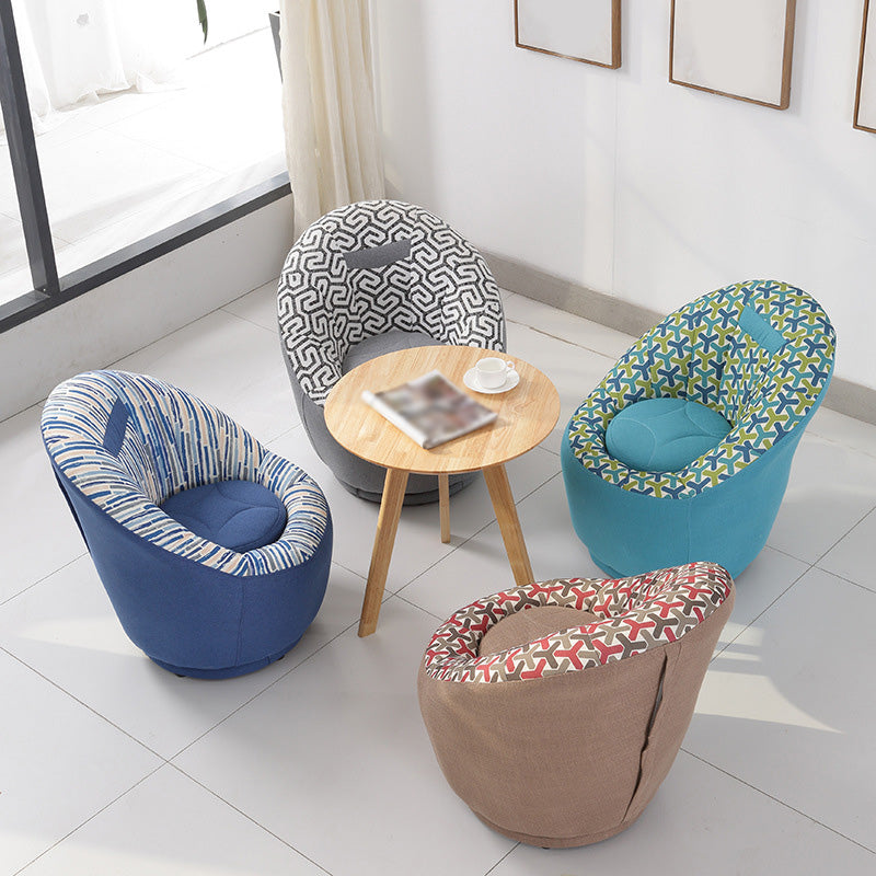 Chaise pivotante 25,5 "L x 25,1" W x 27,5 "H Armes incluses pour le salon