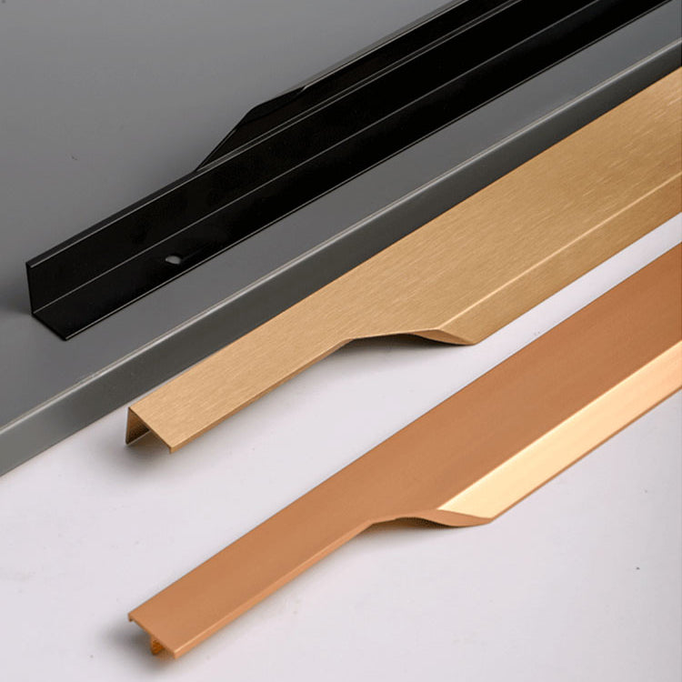 Kleiderschrank des zeitgenössischen Stils, Rettung