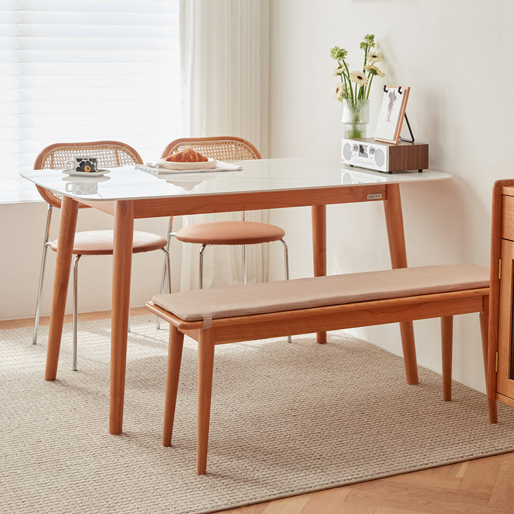 4つの木製の脚のあるモダンな長方形のダイニングテーブル焼結石上部テーブル