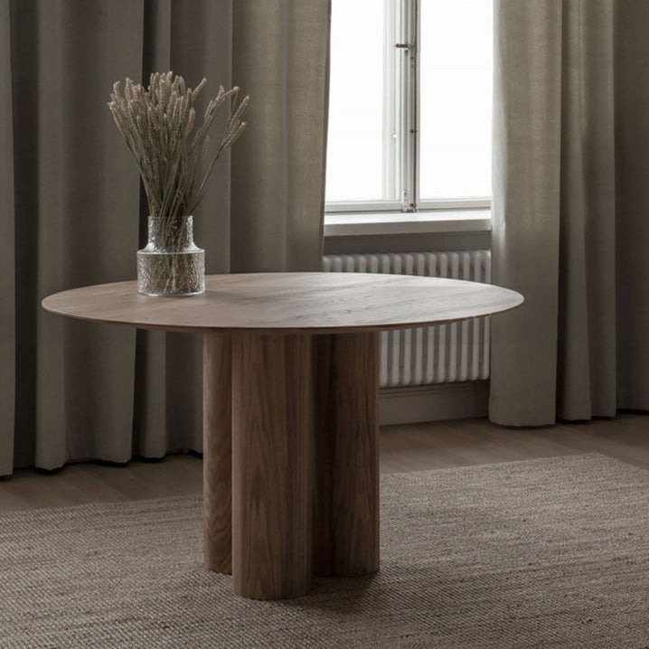 丸いダイニングテーブルホームキッチンのためのソリッドウッドモダンスタイルのディナーテーブル