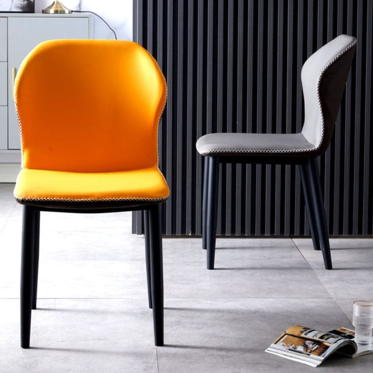 Zeitgenössischer Stahl Essstuhl Flügelback -Seitenmöbel im matten Finish für Innenräume