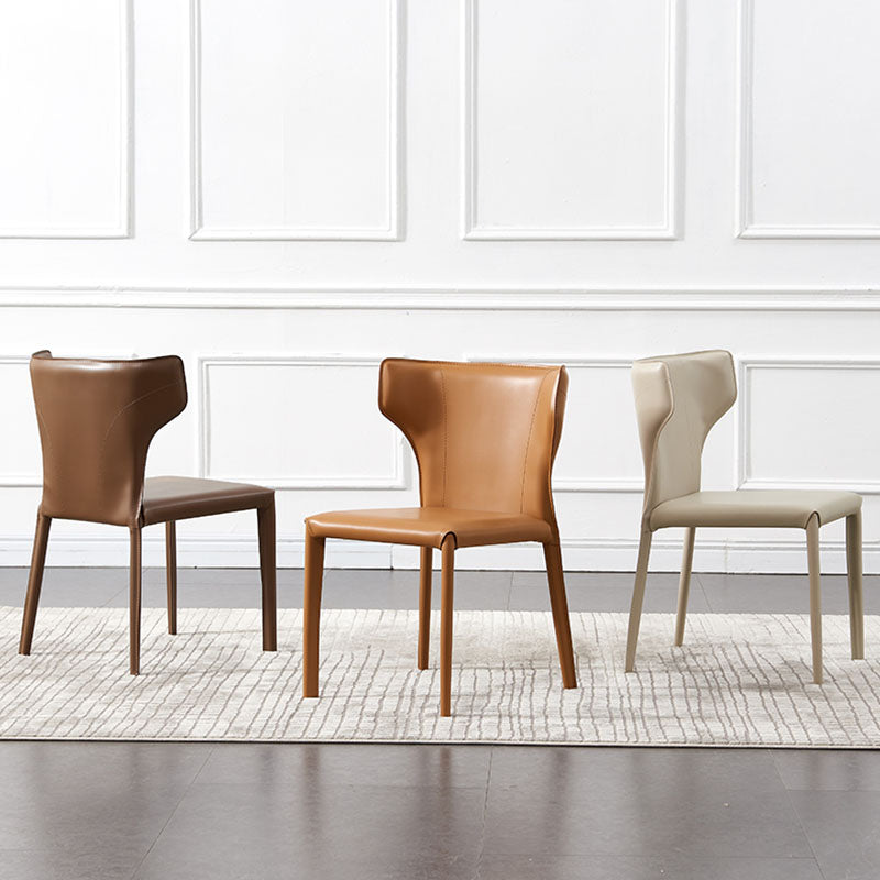 Zeitgenössischer Leder -Essstuhl Wingback -Seitenmöbel im matten Finish für Zuhause