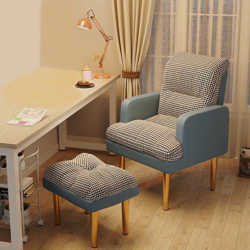 Chaise en cuir fausse 25,9 "L x 25,9" W x 37,4 "H Armes incluses pour salon pour le salon