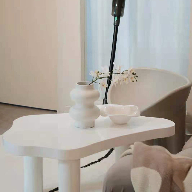 Table basse contemporaine à 3 jambes en bois table de cocktail en forme de nuage en bois