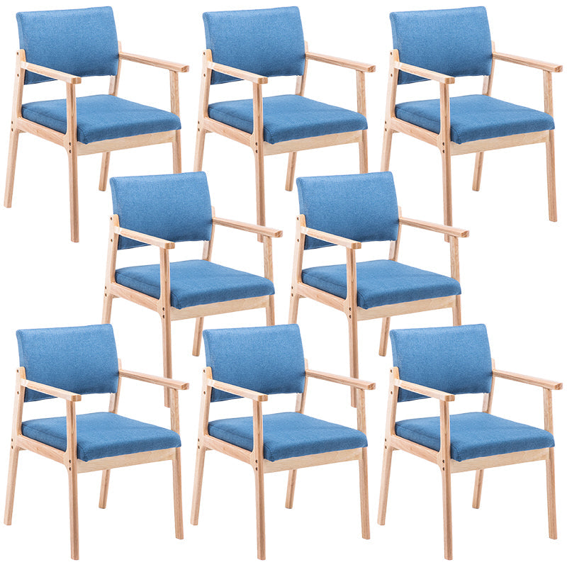 Zeitgenössischer Holzarmstuhl offener Essnebelmöbel im matten Finish offener Rücken