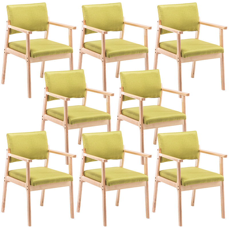 Zeitgenössischer Holzarmstuhl offener Essnebelmöbel im matten Finish offener Rücken