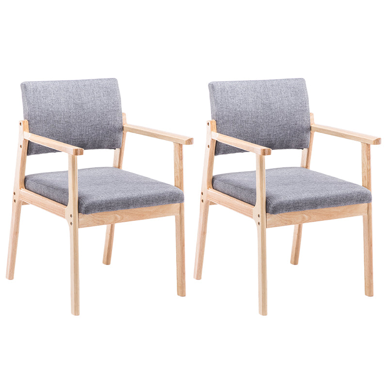 Zeitgenössischer Holzarmstuhl offener Essnebelmöbel im matten Finish offener Rücken