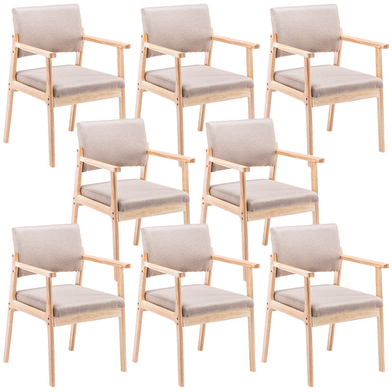 Zeitgenössischer Holzarmstuhl offener Essnebelmöbel im matten Finish offener Rücken