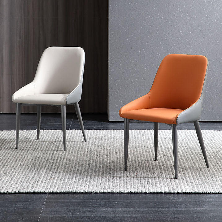 Silla de comedor de cuero moderna silla parsons con patas de matal en acabado mate para casa