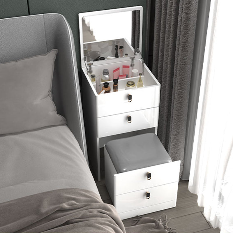 Cadre rocheux de style moderne commode de tiroir en bois massif en bois massif gris / marron clair