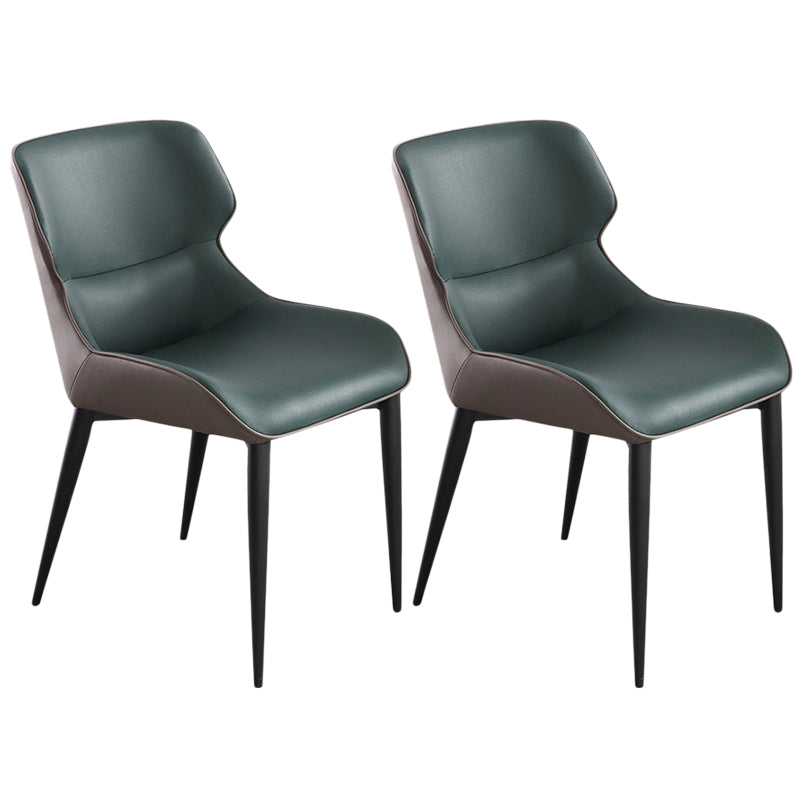 Sedia da pranzo in pelle contemporanea sedia laterale di wingback con gambe in acciaio in finitura opaca