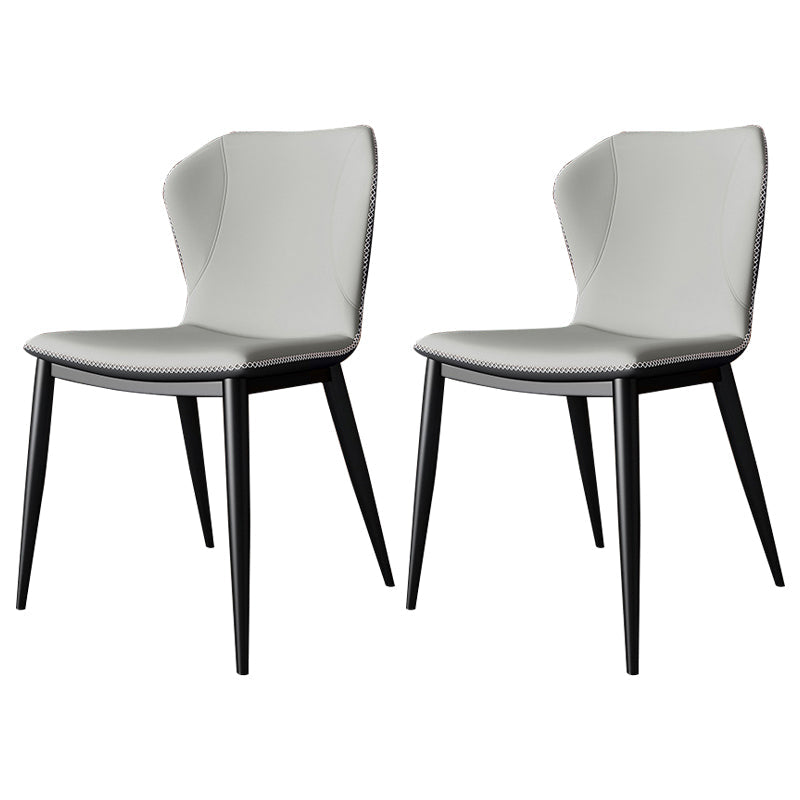 Sedia da pranzo in pentola in finta panoramica.