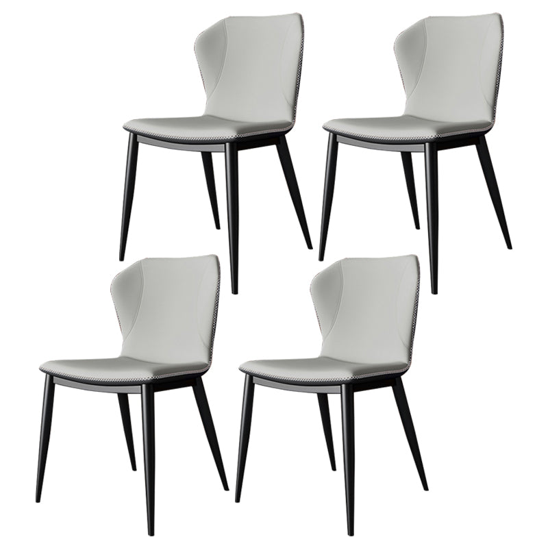 Sedia da pranzo in pentola in finta panoramica.