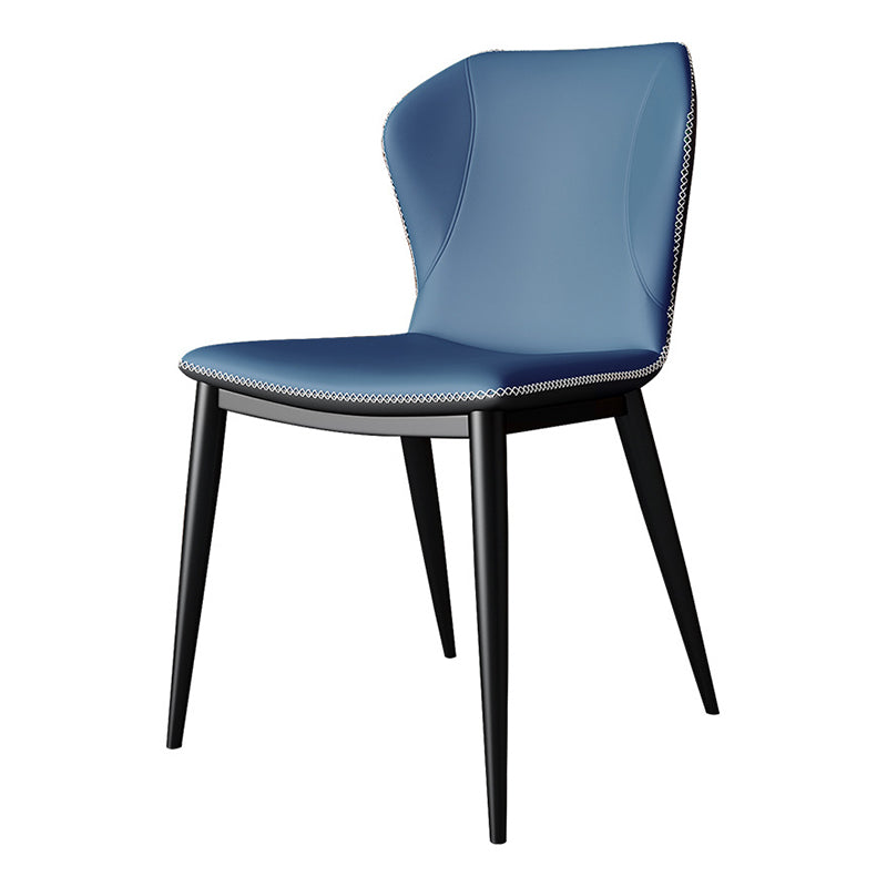 Sedia da pranzo in pentola in finta panoramica.