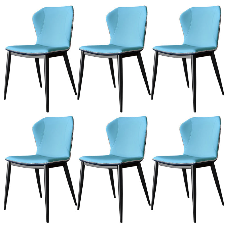 Sedia da pranzo in pentola in finta panoramica.