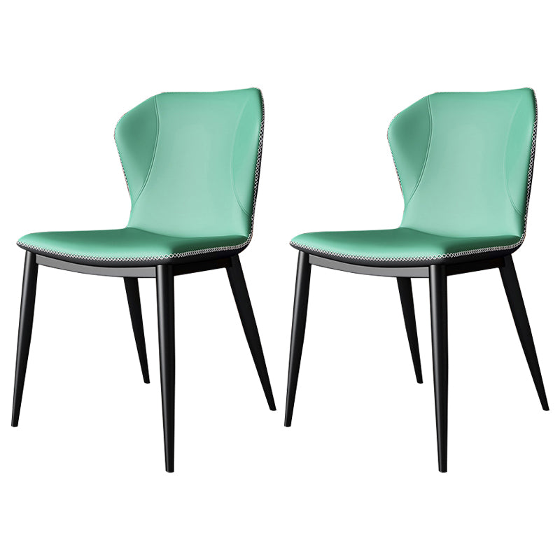 Sedia da pranzo in pentola in finta panoramica.