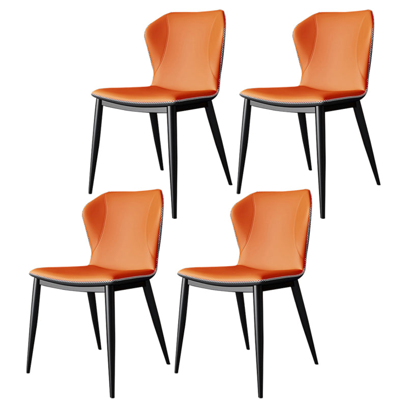 Sedia da pranzo in pentola in finta panoramica.