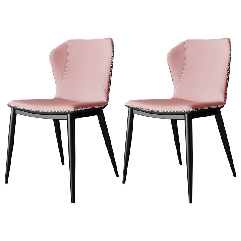 Sedia da pranzo in pentola in finta panoramica.