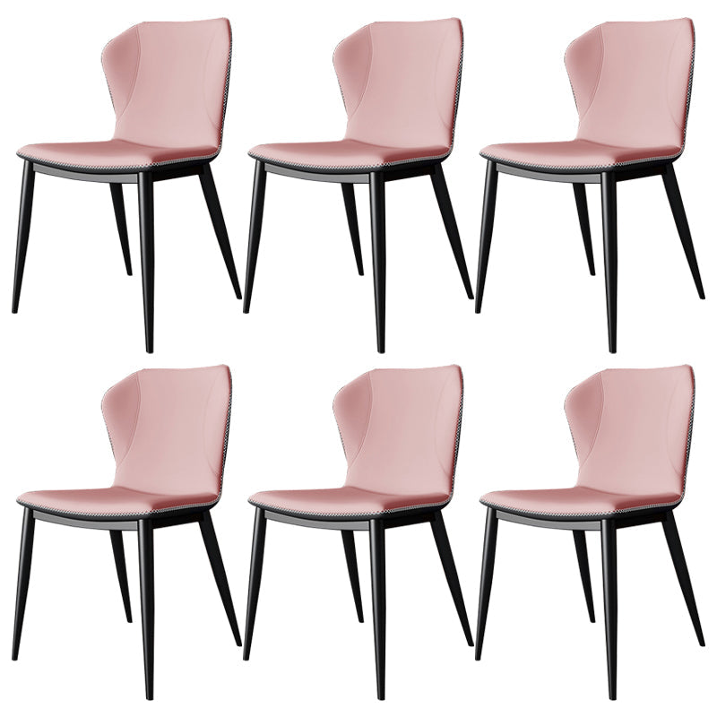 Sedia da pranzo in pentola in finta panoramica.