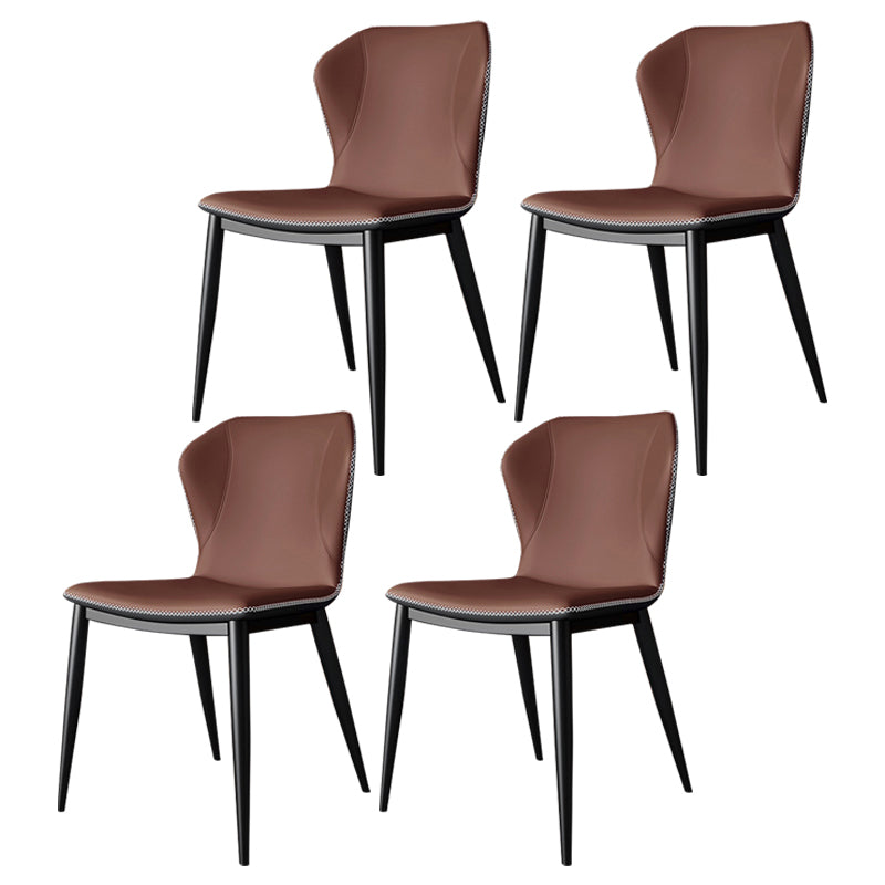 Sedia da pranzo in pentola in finta panoramica.