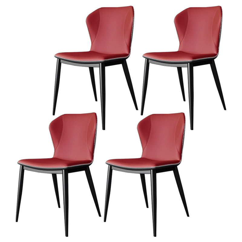 Sedia da pranzo in pentola in finta panoramica.