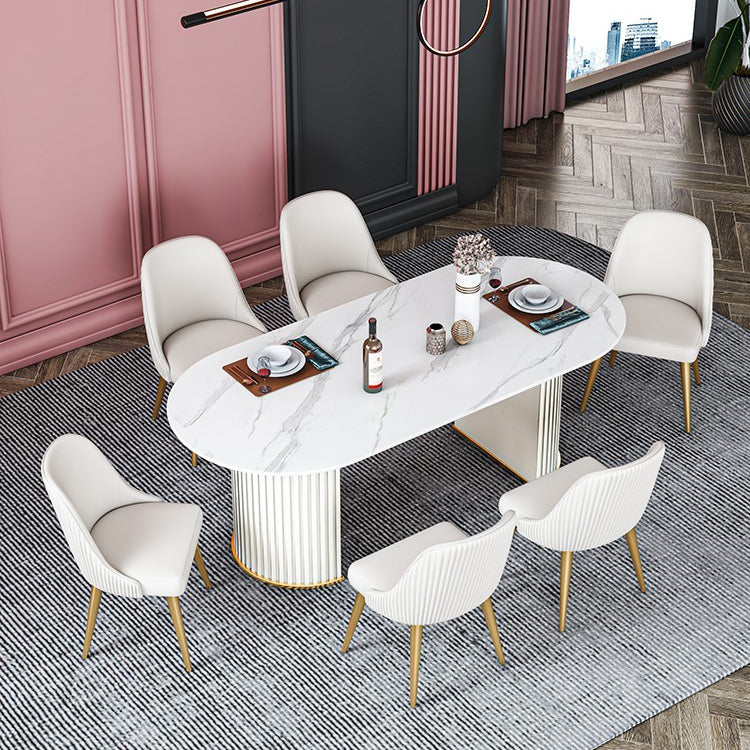 家のための伝統的な豪華なダイニングテーブル楕円形の焼結石のテーブル