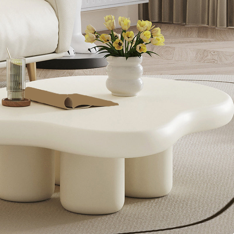 北欧の木製4脚のコーヒーテーブル、白/黒/ベージュの木製クラウドカクテルテーブル