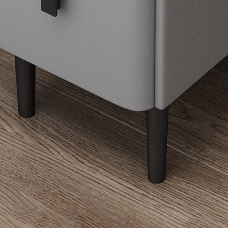 4脚のある木製ナイトスタンド20インチの高さのアクセントテーブルナイトスタンド