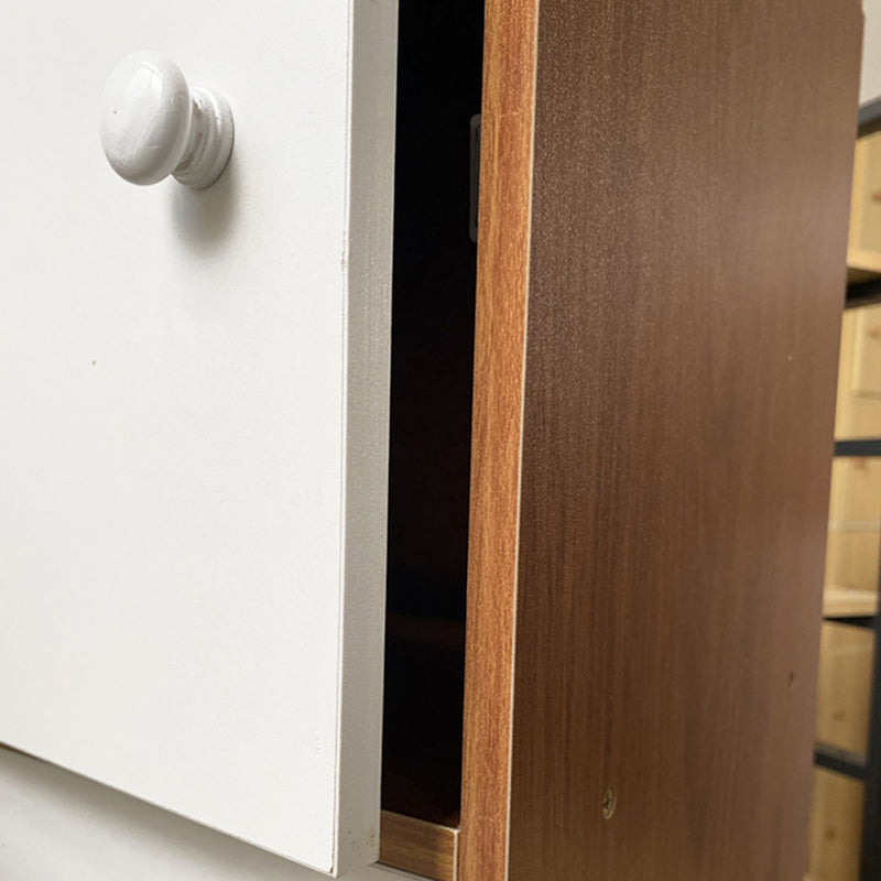 Rectángulo contemporáneo de madera fabricada con perillas con puertas cofre